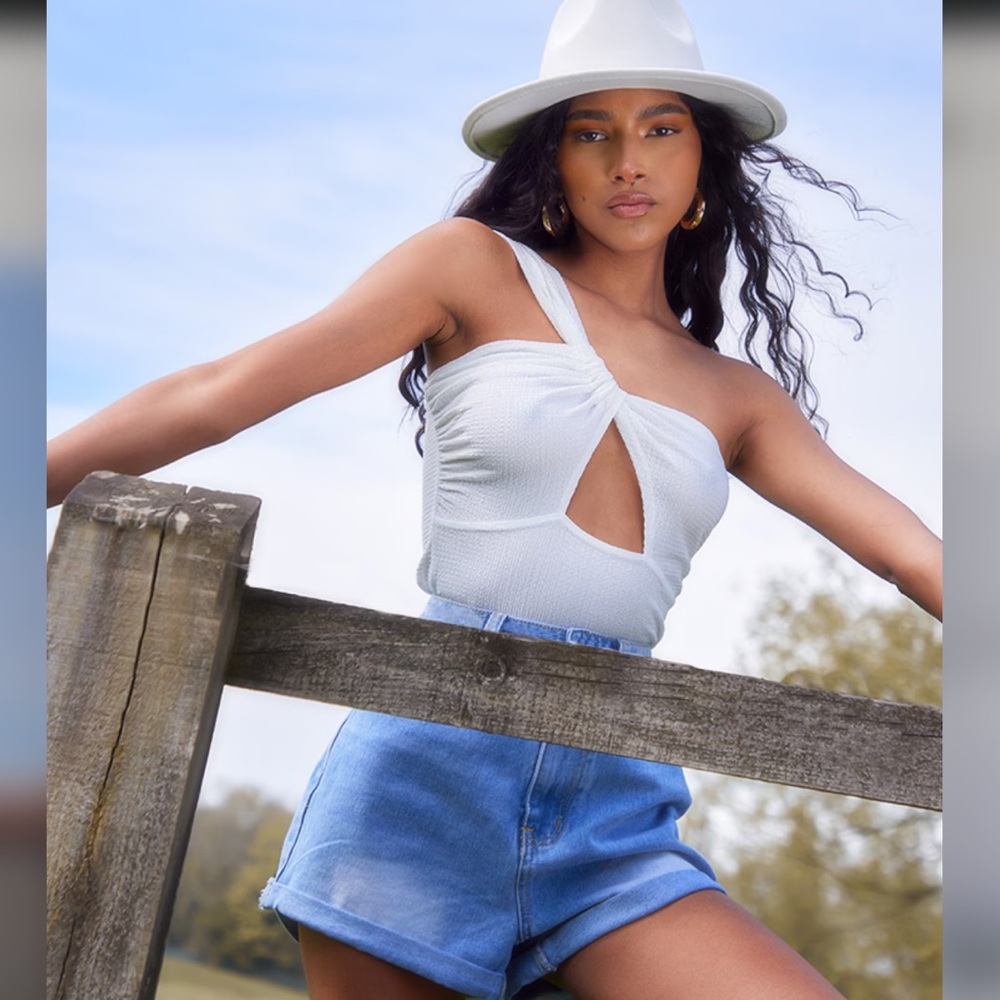 PLT Twist Front One Shoulder White Crop Top - Medium